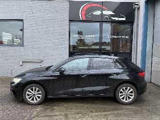 damaged passenger cars Audi A3 AUDI A3 2.0D DSG 2021 2021/8