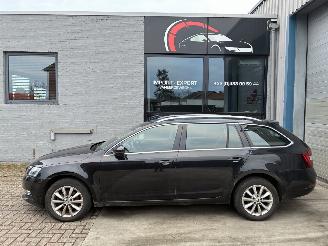 Schadeauto Skoda Octavia SKODA OCTAVIA 1.6TDI DSG 2019 2019/2