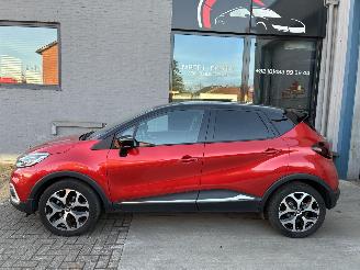 Voiture accidenté Renault Captur RENAULT CAPTUR 1.2I AUTOM 2018/8