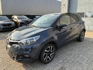damaged passenger cars Renault Captur RENAULT CAPTUR 1.5D AUTOMAAT 2015 2015/5