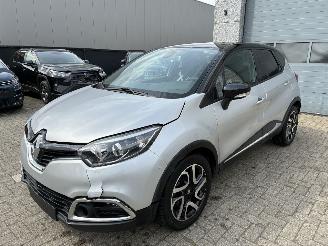 damaged passenger cars Renault Captur RENAULT CAPTUR 1.5D 2016 2016/7