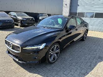 Unfallwagen Volvo S-60 VOLVO S60 2.0I R 2019 2019/6
