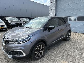 Damaged car Renault Captur RENAULT CAPTUR 1.3I AUTOMAAT 2019 2019/6