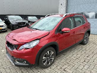 Vaurioauto  passenger cars Peugeot 2008 PEUGEOT 2008 1.5D AUTOMAAT 2019 2019/9