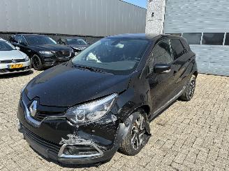 Vaurioauto  passenger cars Renault Captur RENAULT CAPTUR 0.9TCE 2017 2017/4