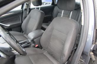 Ford Mondeo 2.0-16V Limited picture 9