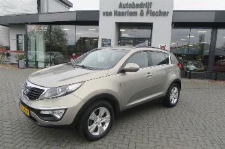 Vaurioauto  passenger cars Kia Sportage 1.7 CRDI Super Pack 2012/9