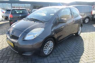 Vaurioauto  passenger cars Toyota Yaris 1.3 VVTi Comfort 2010/1