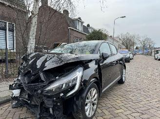 damaged passenger cars Renault Clio Renault clio 1.0 Tce zen NO WOK!!! 2020/1