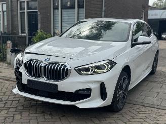 Avarii autoturisme BMW 1-serie 118i M PAKKET AUTOMAAT SCHUIFDAK 2023/1