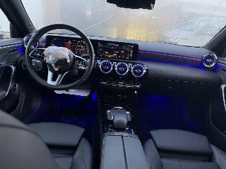 Mercedes A-klasse A180 Benzine automaat sfeerverlichting picture 22