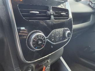 Renault Clio Estate 0.9 TCe Night&Day picture 14