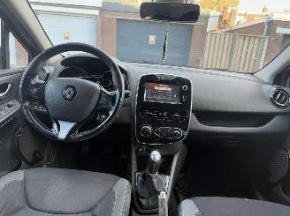 Renault Clio Estate 0.9 TCe Night&Day picture 16