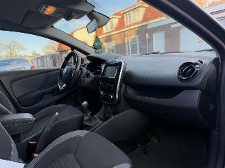 Renault Clio Estate 0.9 TCe Night&Day picture 19