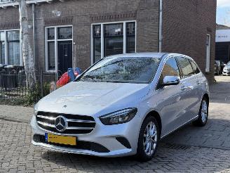 Vaurioauto  passenger cars Mercedes B-klasse B200 / AUTOMAAT 2019/1