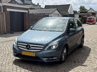 Unfallwagen Mercedes B-klasse B180 NAP NL AUTO 2013/1