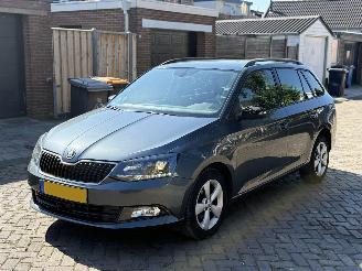 Vaurioauto  passenger cars Skoda Fabia Combi 1.2 TSI JOY 2016/1