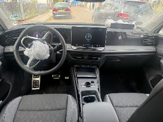 Volkswagen Tiguan 2.0 TDI GOAL Nieuwste model! picture 27