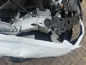 Volkswagen Tiguan 2.0 TDI GOAL Nieuwste model! picture 5