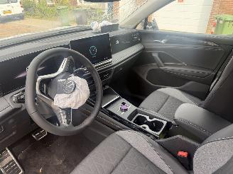 Volkswagen Tiguan 2.0 TDI GOAL Nieuwste model! picture 23