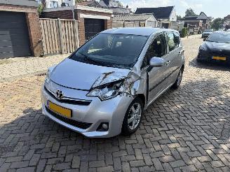 Coche accidentado Toyota Verso S 1.3 VVT-i Aspiration AUTOMAAT NAP ! 2011/1