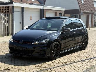 Volkswagen Golf 2.0 TSI GTI Performance picture 2