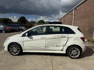 Mercedes B-klasse B200 / AUTOMAAT / NAP!!! picture 10
