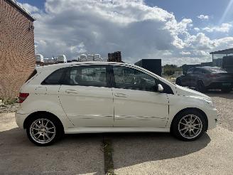 Mercedes B-klasse B200 / AUTOMAAT / NAP!!! picture 6