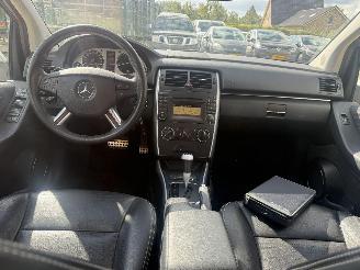 Mercedes B-klasse B200 / AUTOMAAT / NAP!!! picture 25
