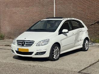 Mercedes B-klasse B200 / AUTOMAAT / NAP!!! picture 2