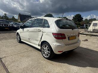 Mercedes B-klasse B200 / AUTOMAAT / NAP!!! picture 7