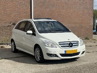 Mercedes B-klasse B200 / AUTOMAAT / NAP!!! picture 3