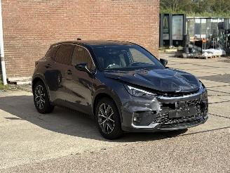 uszkodzony samochody osobowe Lexus LBX 1.5 Hybride AUTOMAAT 2024/1