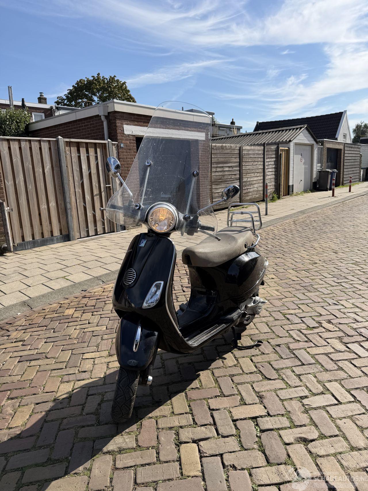Audi  VESPA LX 4T