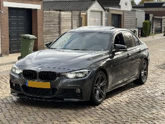 uszkodzony samochody osobowe BMW 3-serie 320i M PAKKET NAP 2018/1