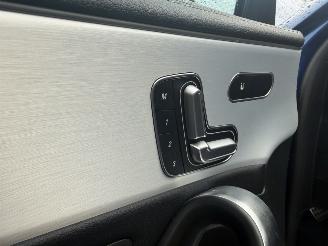 Mercedes A-klasse A200 nieuwe model AMG PANO SFEER picture 12