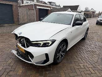 uszkodzony samochody osobowe BMW 3-serie 320e M PAKKET CURVE 2022/1