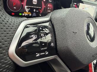 Volkswagen Golf 2.0 GTI 245 PK PANO picture 18