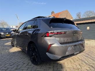 Coche accidentado Opel Astra hybrid 1.6 ULTIMATE 132 kw AUTOMAAT NEW MODEL 2023/1