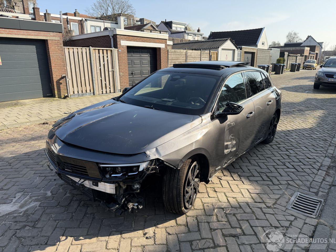 Opel Astra hybrid 1.6 ULTIMATE 132 kw AUTOMAAT NEW MODEL