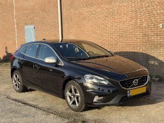 Vaurioauto  passenger cars Volvo V-40 2.0 D2 R Design 2015/1