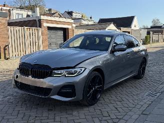 Unfallwagen BMW 3-serie 330e M Pakket Harmon M PAKKET 2021/1