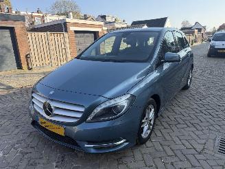 Schadeauto Mercedes B-klasse 180 CDI NAP! 2013/1