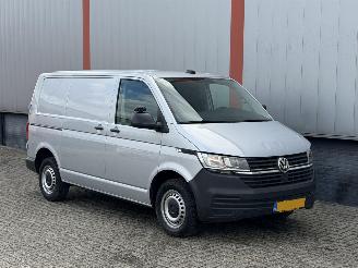 uszkodzony samochody osobowe Volkswagen Transporter 2.0 TDI L1H1 28 Bulli AUTOMAAT 2020/1
