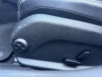 Mercedes C-klasse C200 AMG NAP PANO DESIGNO STOELEN picture 16