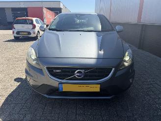 Volvo V-40 2.0 D2 R Design NAP picture 7