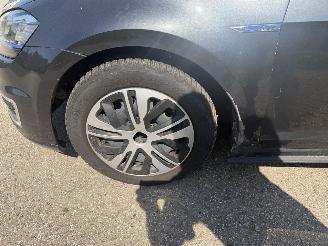Volkswagen Golf 1.4 TSI GTE PANO picture 12