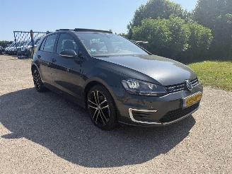Schadeauto Volkswagen Golf 1.4 TSI GTE PANO 2015/1