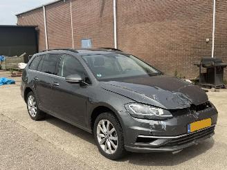 skadebil auto Volkswagen Golf 1.4 TSI AUTOMAAT PANO 2017/1