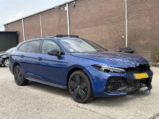 uszkodzony samochody osobowe Volkswagen Passat 1.5 eHybrid R LINE 2025/1